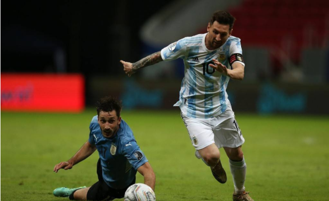  罗马核心复出即献制胜助攻  